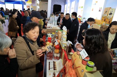 江蘇330種名特優農產品驚艷展銷，春茶竹筍小龍蝦成亮點